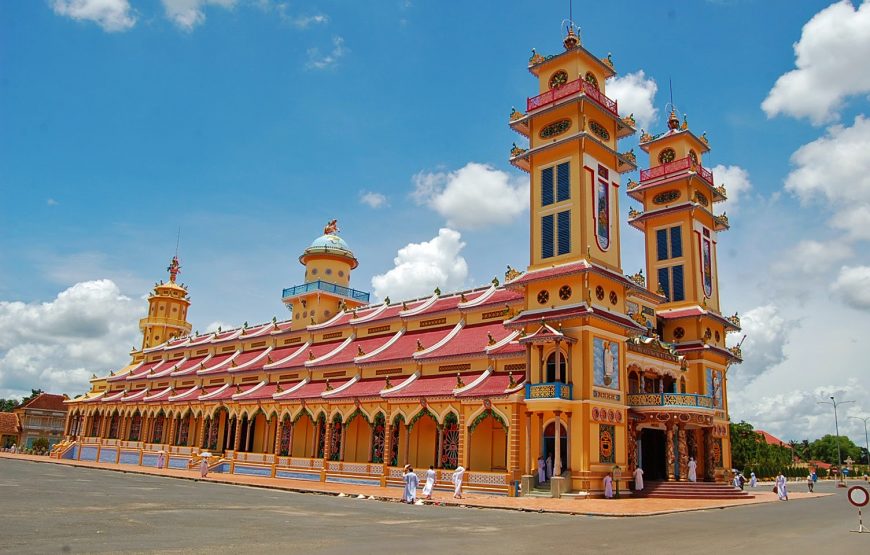 TOUR THÁNH THẤT CAO ĐÀI – ĐỊA ĐẠO CỦ CHI (1 NGÀY)