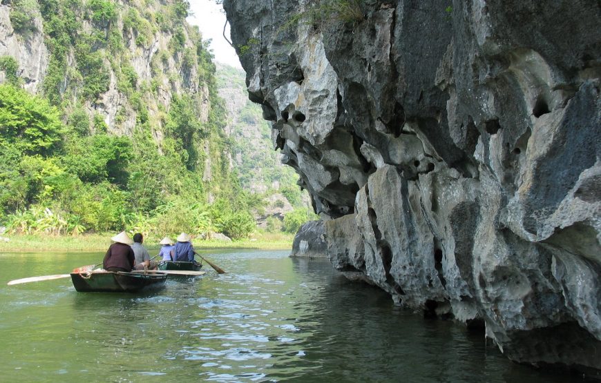 THAM QUAN HOA LƯ – TAM CỐC (1 NGÀY)