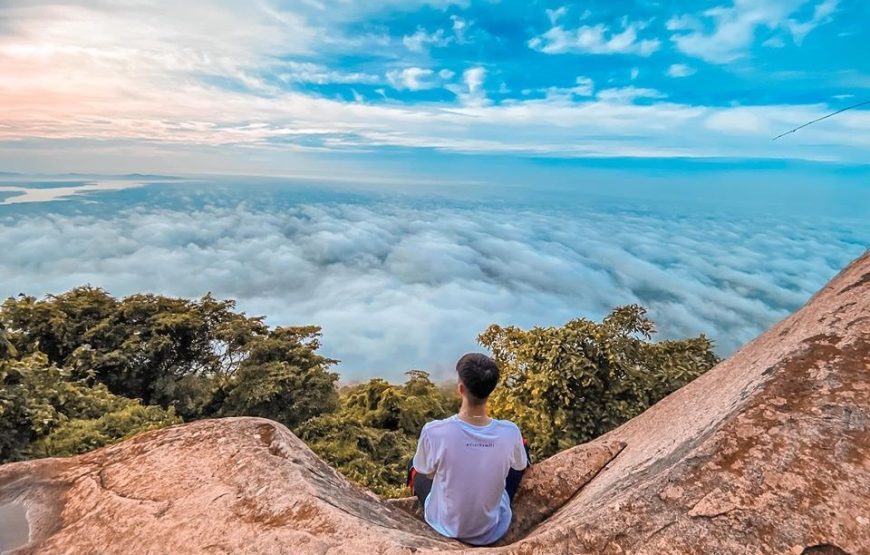 TOUR 1 NGÀY: TÂY NINH – NÚI BÀ ĐEN- THÁNH THẤT CAO ĐÀI – CHỢ LONG HOA